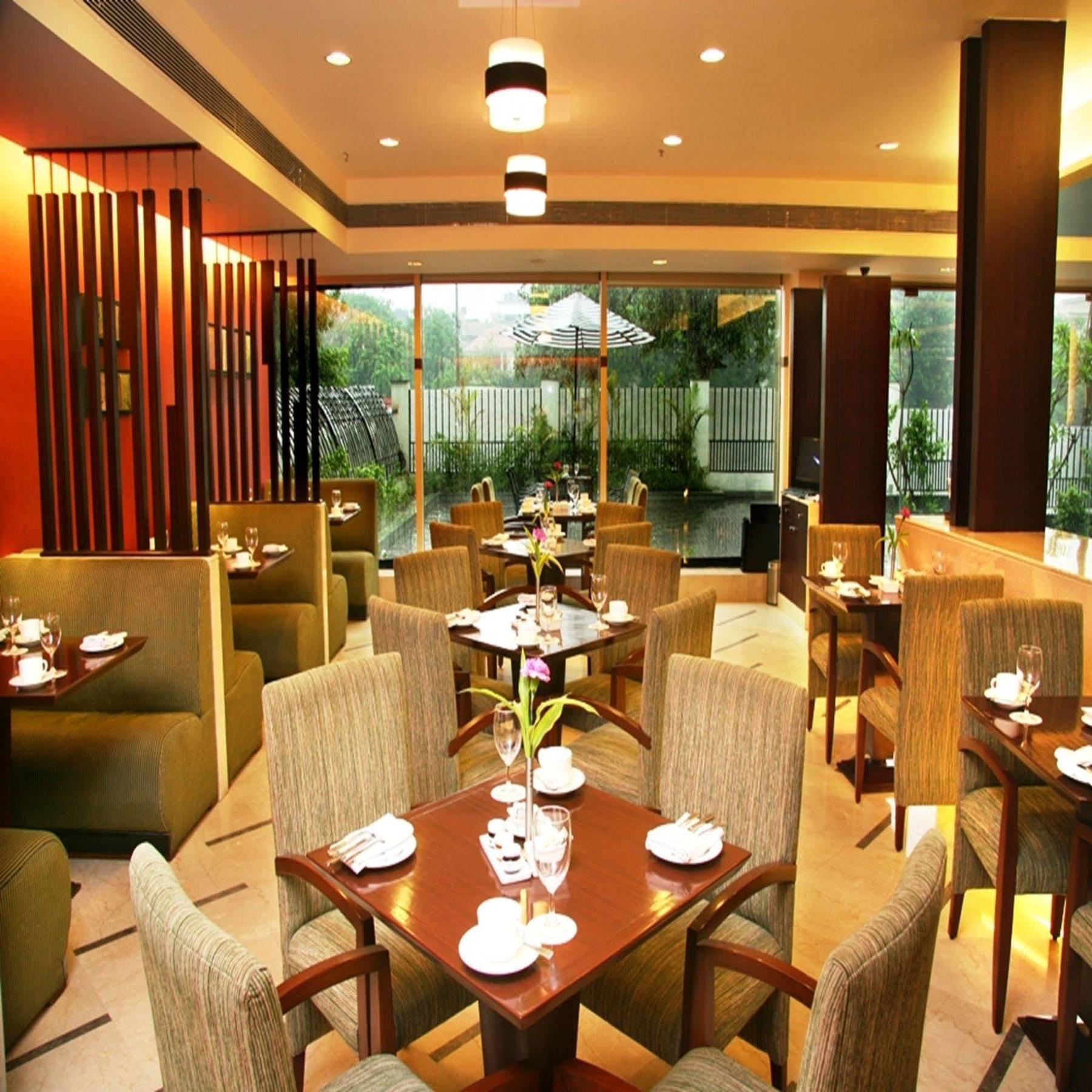 Muse Sarovar Portico Nehru Place New Delhi Exterior photo